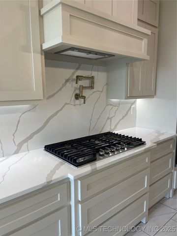 6804 S 337th East Avenue, Broken Arrow, OK 74014