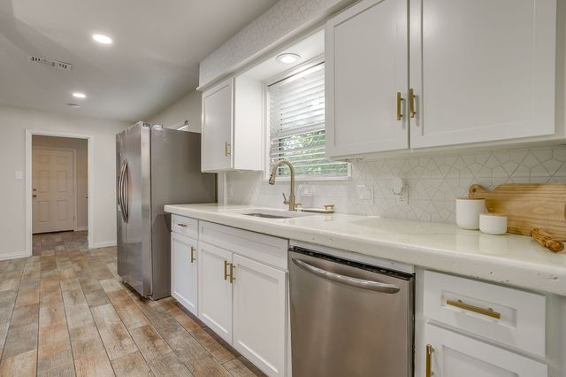 6400 Winn Street, Fort Worth, TX 76133