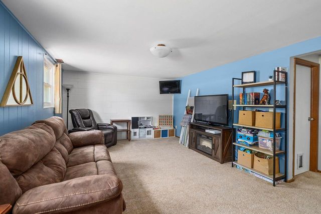 414 11th AVENUE S, Onalaska, WI 54650