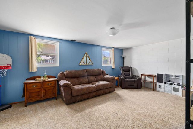 414 11th AVENUE S, Onalaska, WI 54650