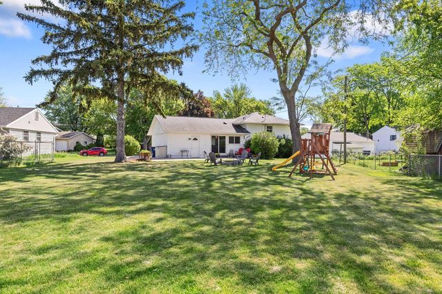 414 11th AVENUE S, Onalaska, WI 54650