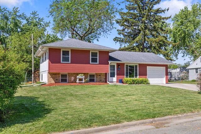 414 11th AVENUE S, Onalaska, WI 54650