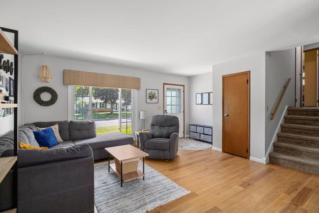 414 11th AVENUE S, Onalaska, WI 54650