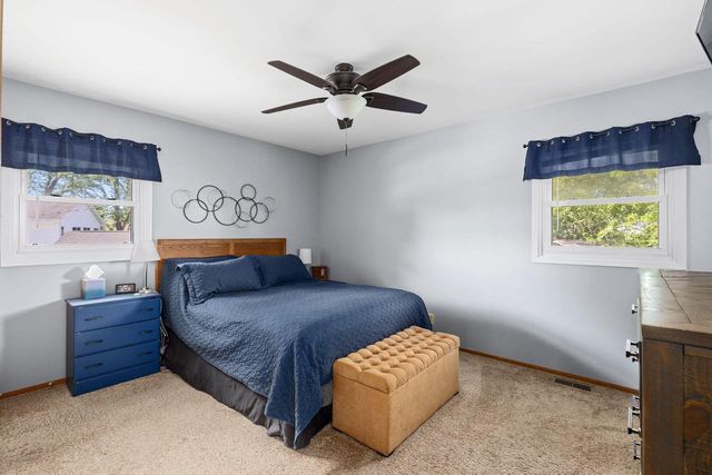 414 11th AVENUE S, Onalaska, WI 54650