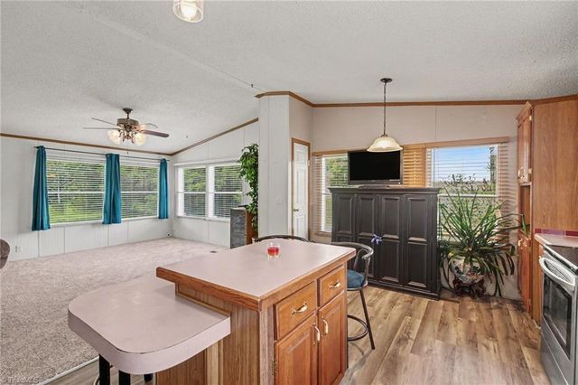1060 Knobview Lane, Pilot Mountain, NC 27041