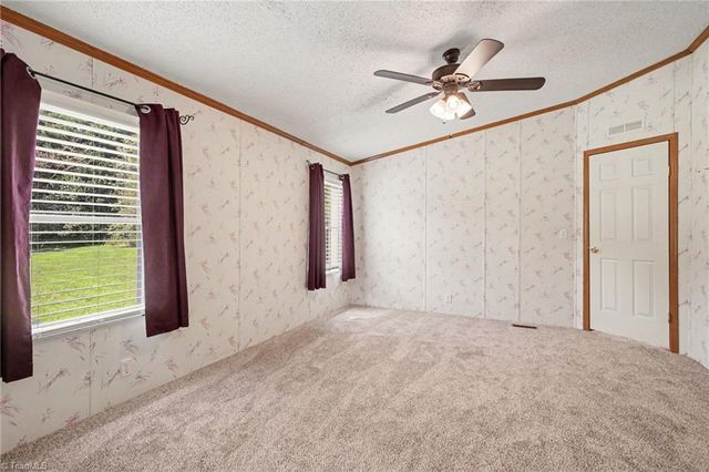 1060 Knobview Lane, Pilot Mountain, NC 27041