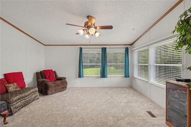 1060 Knobview Lane, Pilot Mountain, NC 27041