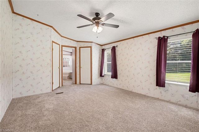 1060 Knobview Lane, Pilot Mountain, NC 27041