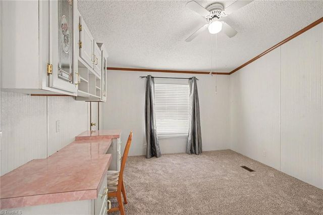 1060 Knobview Lane, Pilot Mountain, NC 27041