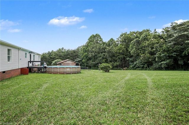 1060 Knobview Lane, Pilot Mountain, NC 27041