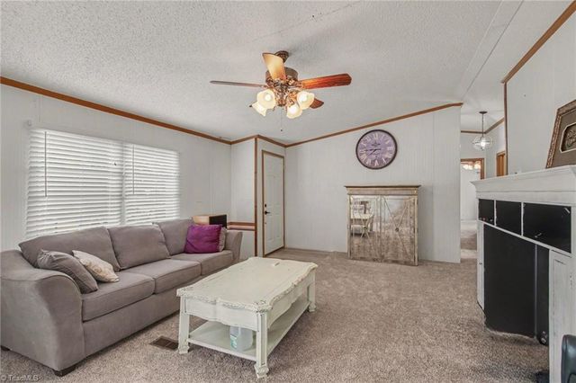 1060 Knobview Lane, Pilot Mountain, NC 27041