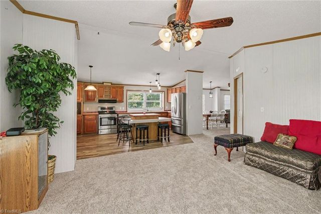 1060 Knobview Lane, Pilot Mountain, NC 27041