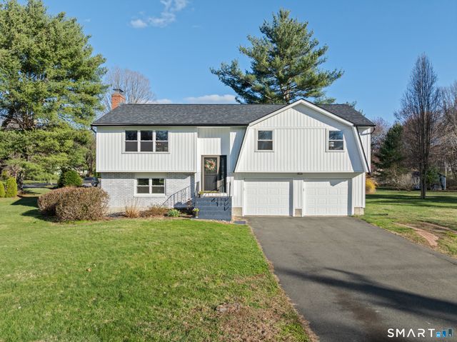 92 Laurel Lane, Simsbury, CT 06070