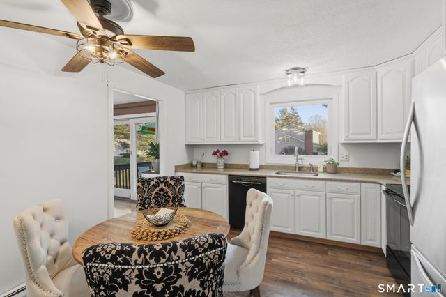 92 Laurel Lane, Simsbury, CT 06070