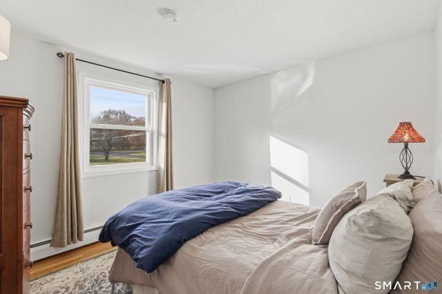 92 Laurel Lane, Simsbury, CT 06070