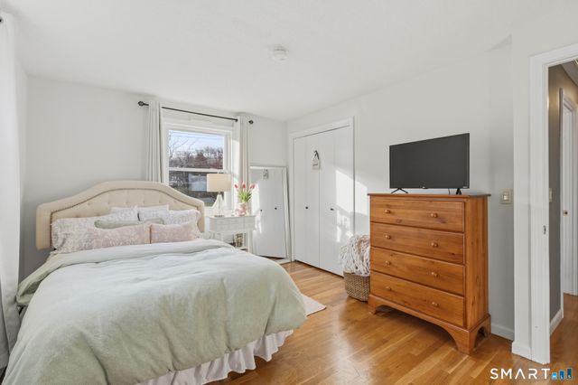 92 Laurel Lane, Simsbury, CT 06070