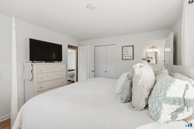 92 Laurel Lane, Simsbury, CT 06070