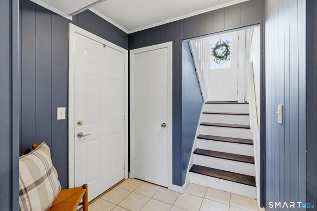 92 Laurel Lane, Simsbury, CT 06070