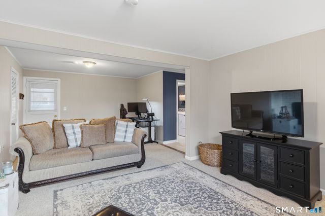 92 Laurel Lane, Simsbury, CT 06070