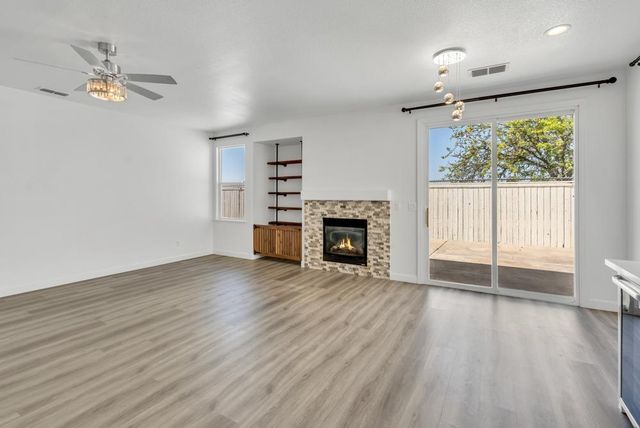 6217 Jefjen Way, Elk Grove, CA 95757