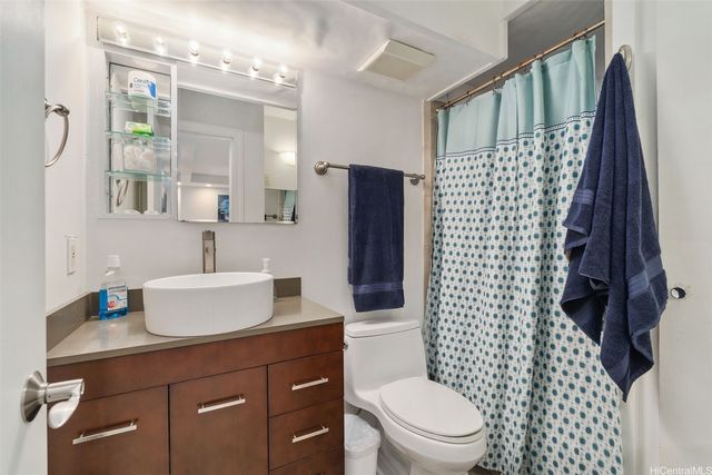 3027 Pualei Circle 204, Honolulu, HI 96815