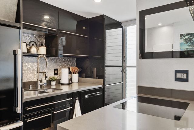 3027 Pualei Circle 204, Honolulu, HI 96815