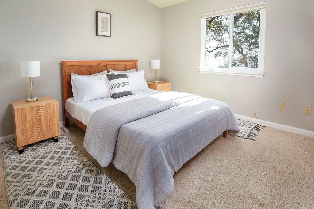 Image 11 of property listing at 50616 Woodside Lane, Oakhurst, CA 93644