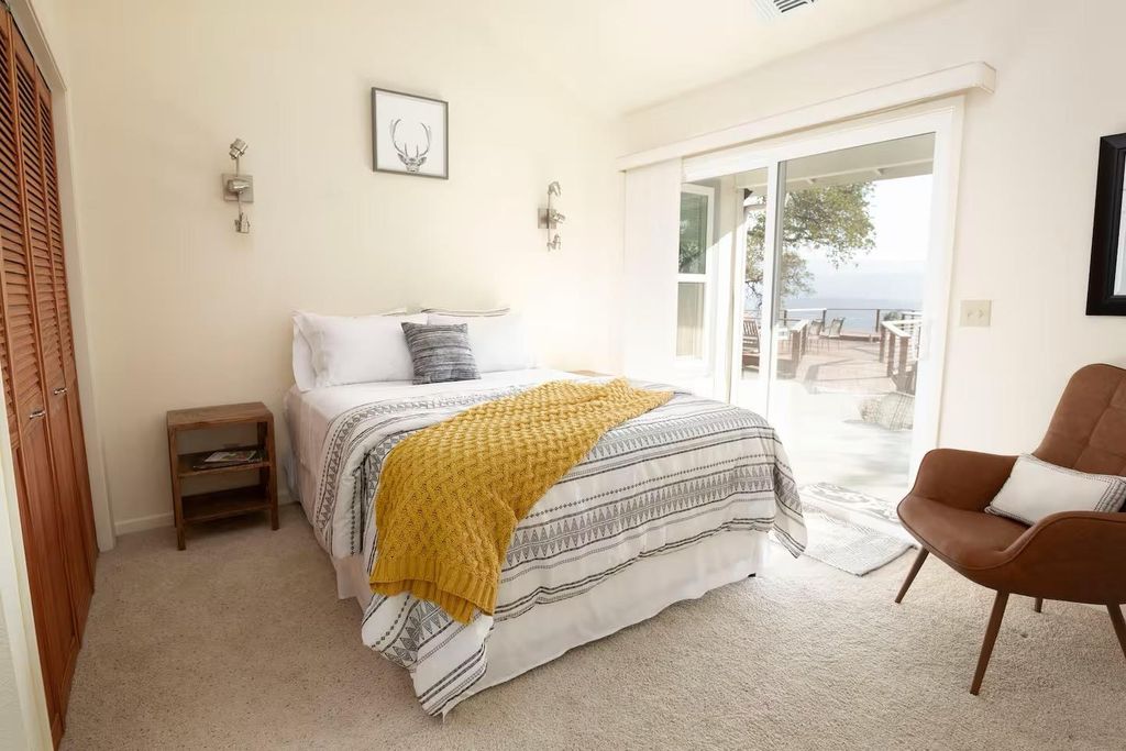 Image 13 of property listing at 50616 Woodside Lane, Oakhurst, CA 93644