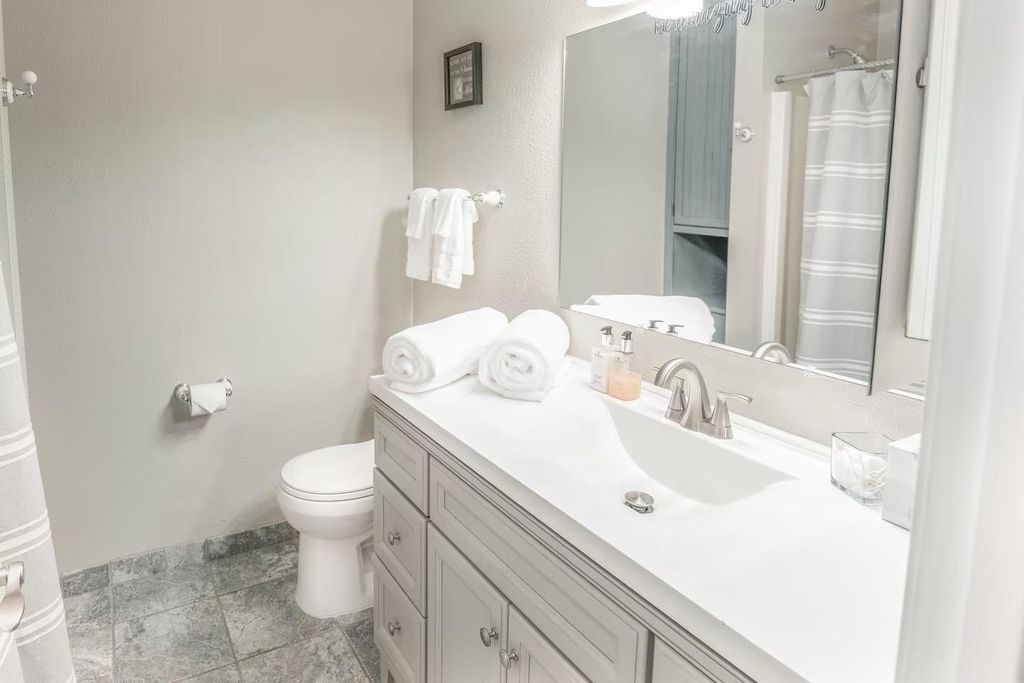 Image 18 of property listing at 50616 Woodside Lane, Oakhurst, CA 93644