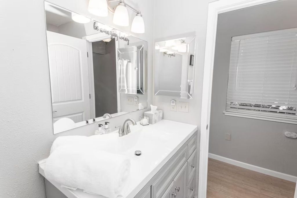 Image 19 of property listing at 50616 Woodside Lane, Oakhurst, CA 93644