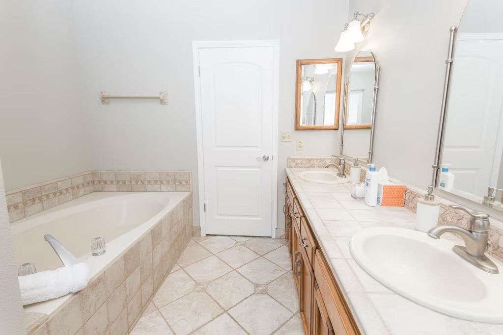 Image 22 of property listing at 50616 Woodside Lane, Oakhurst, CA 93644