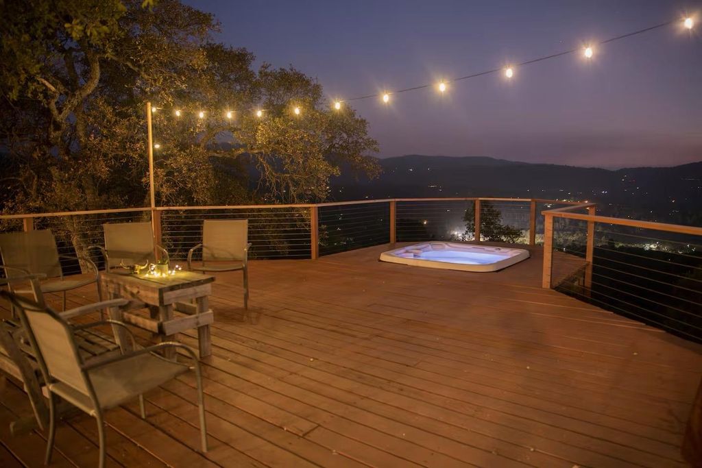 Image 31 of property listing at 50616 Woodside Lane, Oakhurst, CA 93644