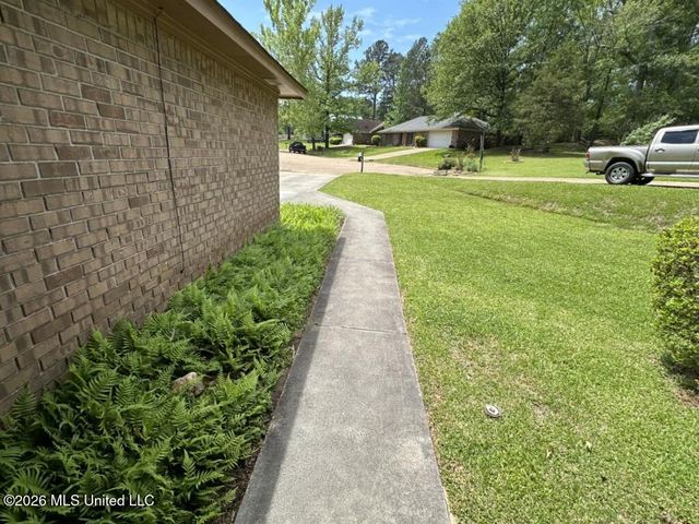 232 Forest Valley Drive, Jackson, MS 39212