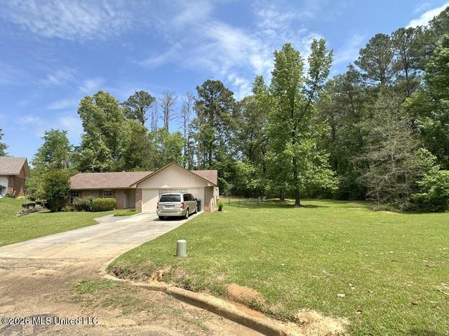232 Forest Valley Drive, Jackson, MS 39212