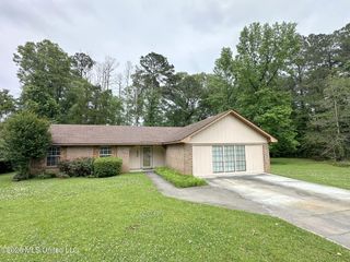232 Forest Valley Drive, Jackson, MS 39212