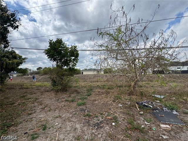 320 Inwood AVE S, Lehigh Acres, FL 33936