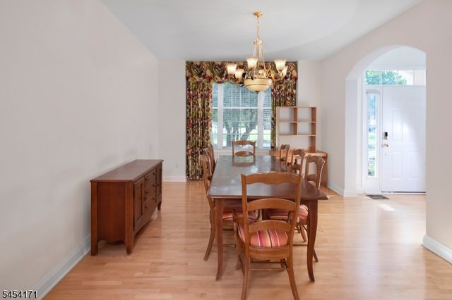 5 Alvamar Ct, Montgomery Twp., NJ 08558
