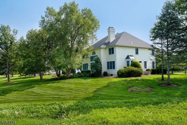 5 Alvamar Ct, Montgomery Twp., NJ 08558
