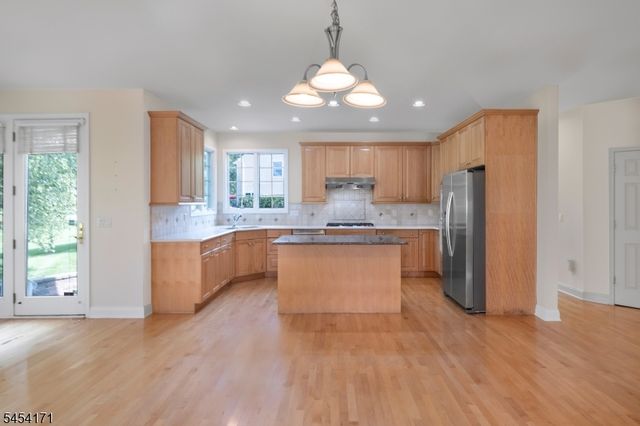 5 Alvamar Ct, Montgomery Twp., NJ 08558