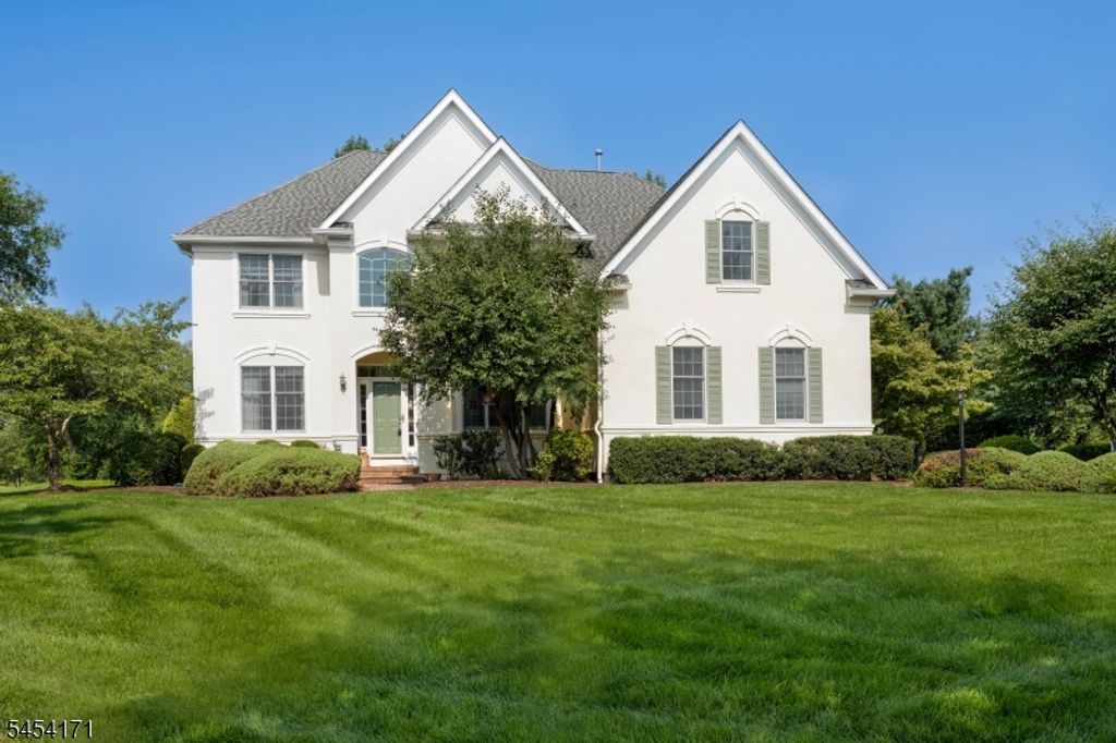 5 Alvamar Ct, Montgomery Twp., NJ 08558