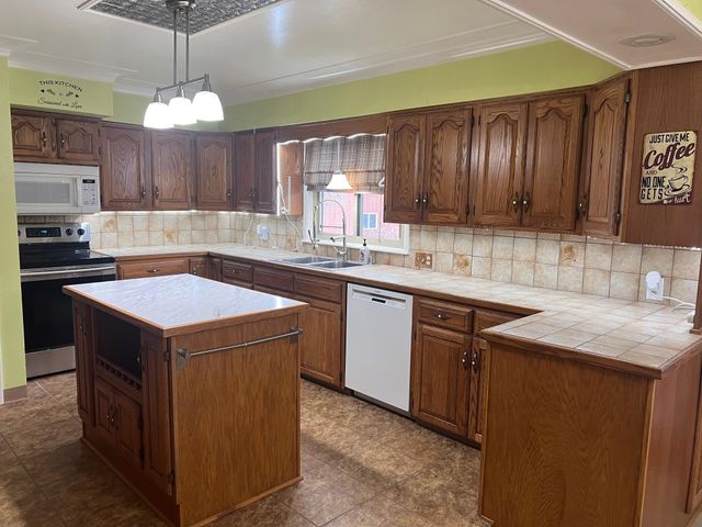 2590 S Morrice Road, Owosso, MI 48867