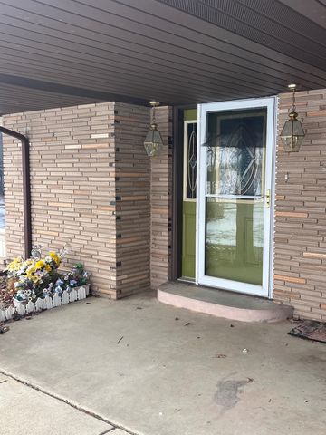 2590 S Morrice Road, Owosso, MI 48867