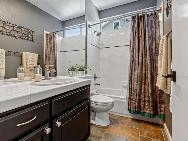 2728 Emerald Bay Dr, Davis, CA 95618