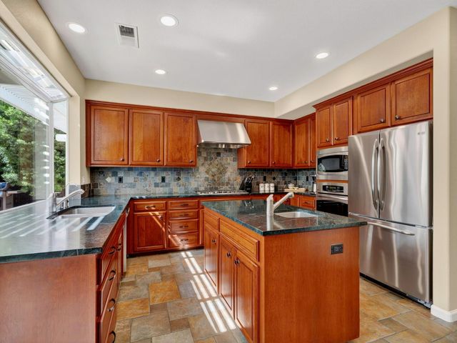 2728 Emerald Bay Dr, Davis, CA 95618