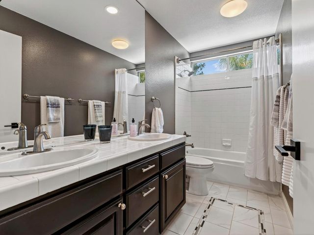 2728 Emerald Bay Dr, Davis, CA 95618