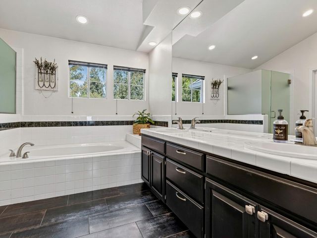 2728 Emerald Bay Dr, Davis, CA 95618