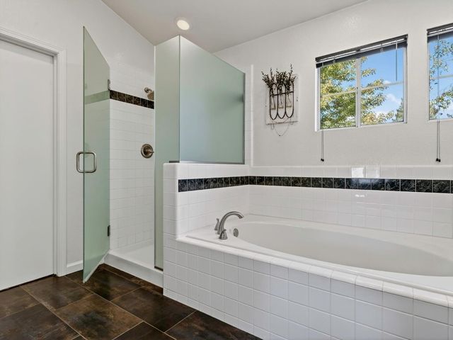 2728 Emerald Bay Dr, Davis, CA 95618