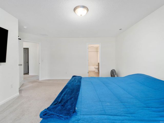 3823 Sun Stone Way, New Haven, IN 46774