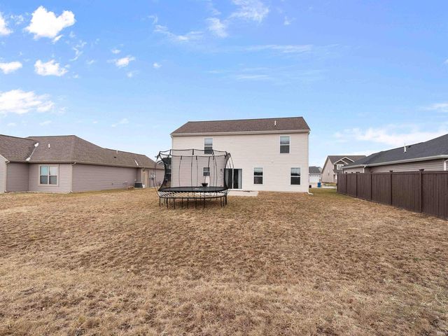 3823 Sun Stone Way, New Haven, IN 46774