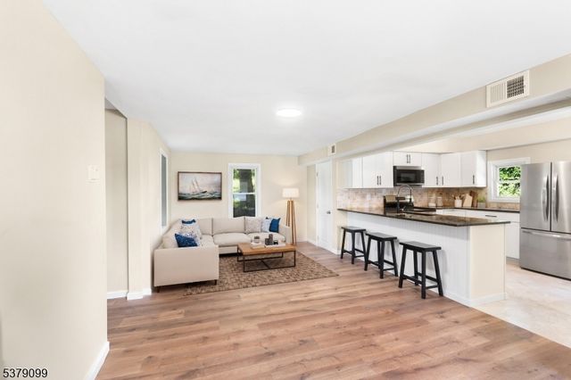 72 Koclas Dr, Netcong Boro, NJ 07857